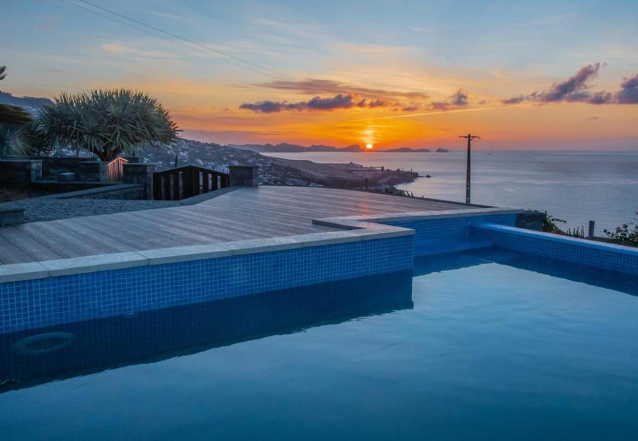 Villa Sunrise View By Madeira Sun Travel Санта Крус Екстериор снимка